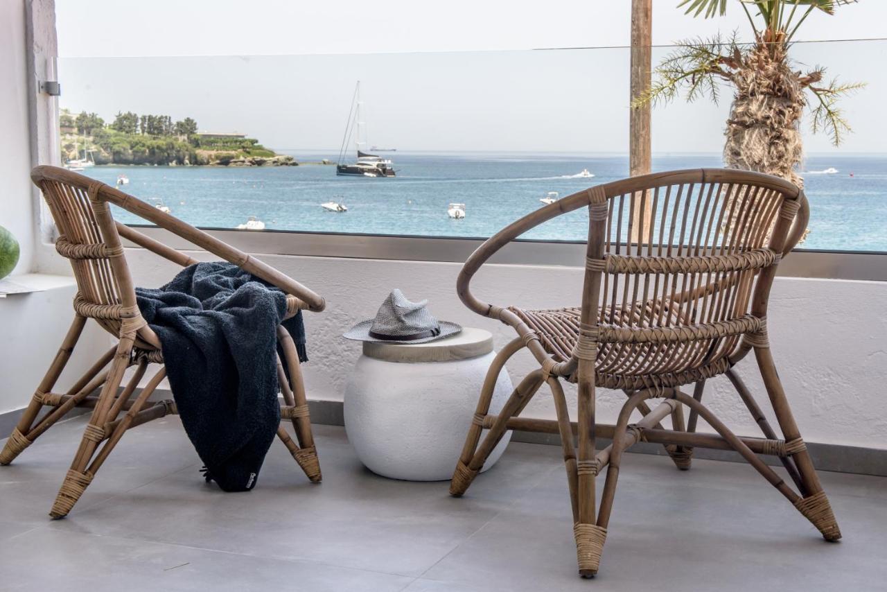 Laia Seafront Luxury Apartments Agia Pelagia  Exterior photo