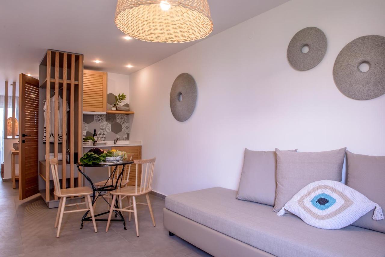 Laia Seafront Luxury Apartments Agia Pelagia  Exterior photo