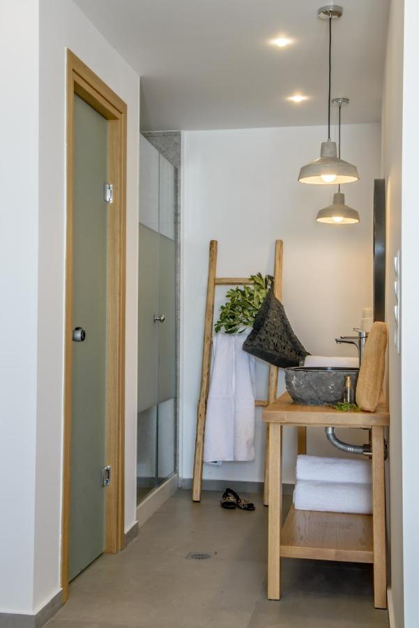 Laia Seafront Luxury Apartments Agia Pelagia  Exterior photo